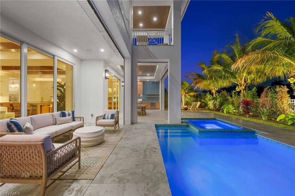 570 Harbour Dr, Naples, FL 34103 Photo