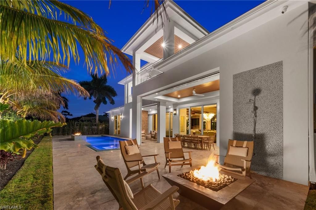 570 Harbour Dr, Naples, FL 34103 Photo