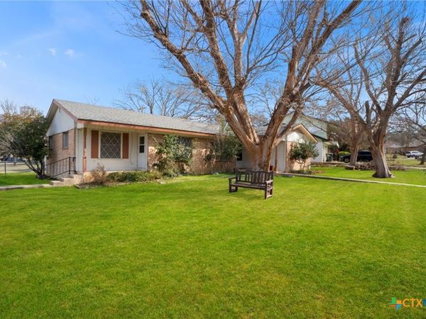 318 Craddock Avenue, San Marcos, TX 78666