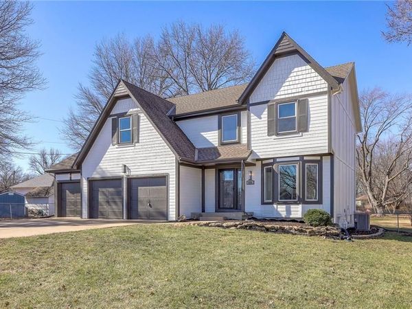 526 S Center Street, Gardner, KS 66030