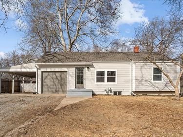 2414 NE 48th Street, Kansas City, MO 64118