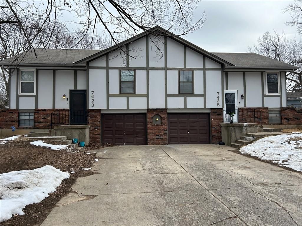 7423 & 7425 Englewood Lane, Raytown, MO 64133 Main Photo