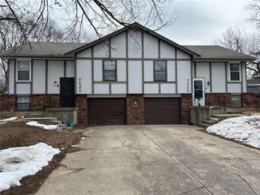 7423 & 7425 Englewood Lane, Raytown, MO 64133