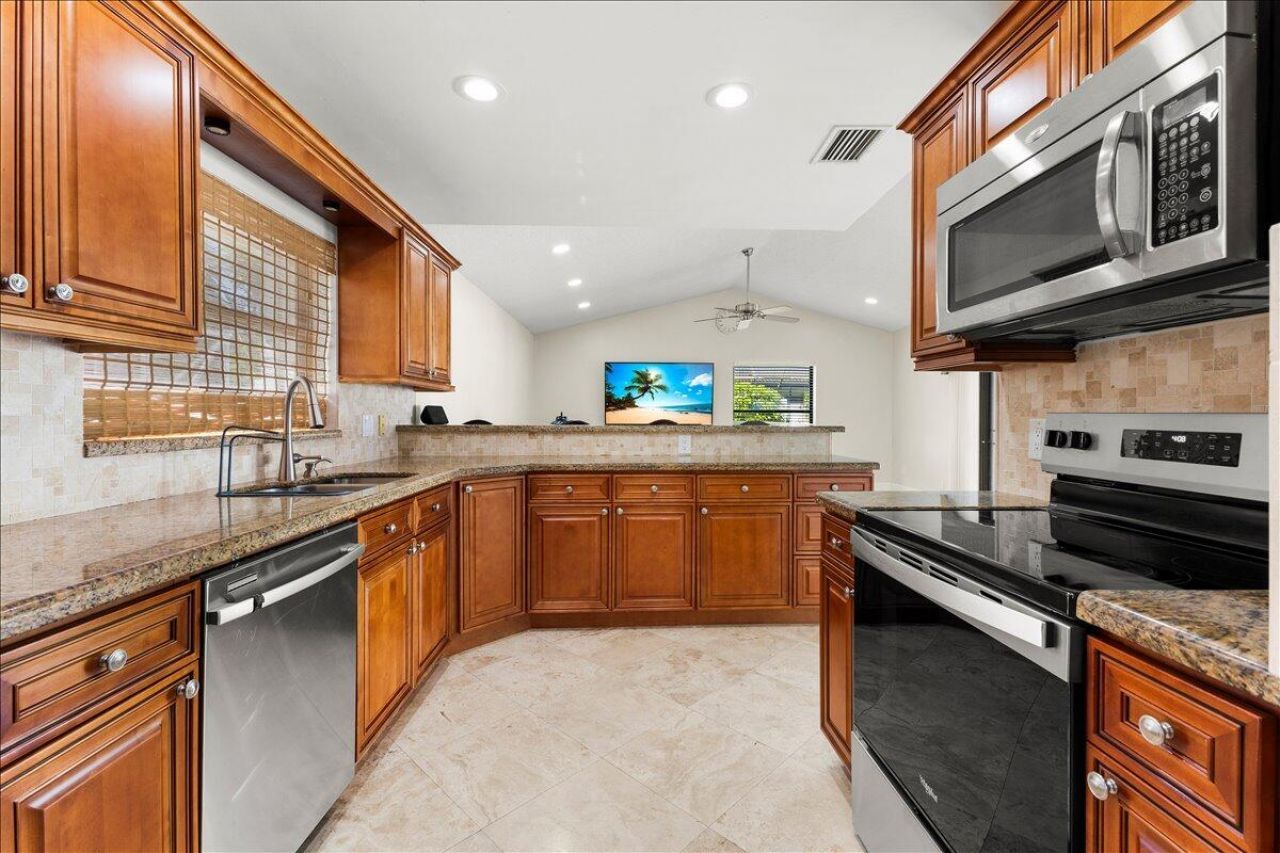 7207 NW 44 Street, Coral Springs, FL 33065 Photo