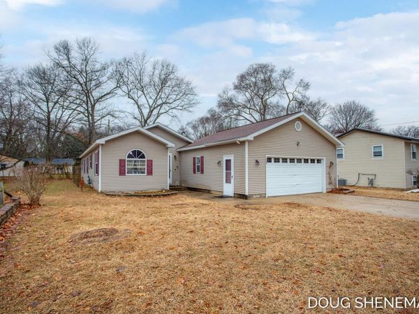 128 129th Avenue, Holland, MI 49424