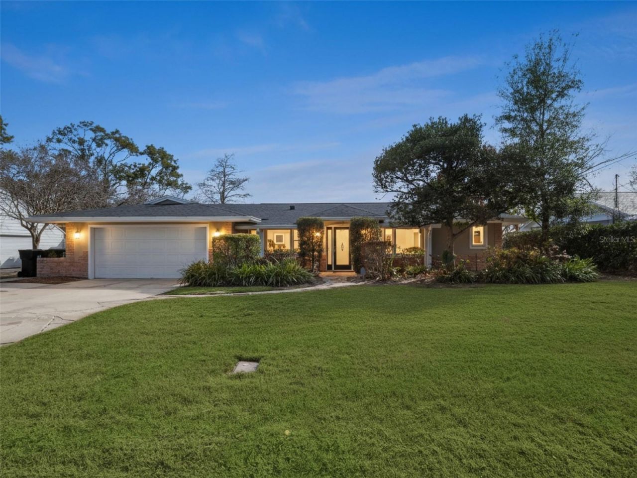 894 W Lake Holden Point, Orlando, FL 32805 Photo