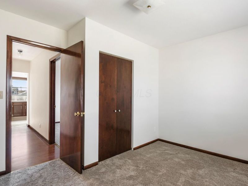 2291 E Howard Road , Obetz, OH 43207 Photo 10