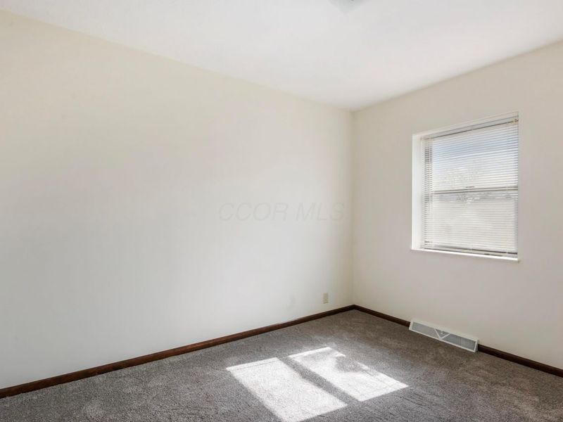 2291 E Howard Road , Obetz, OH 43207 Photo 16