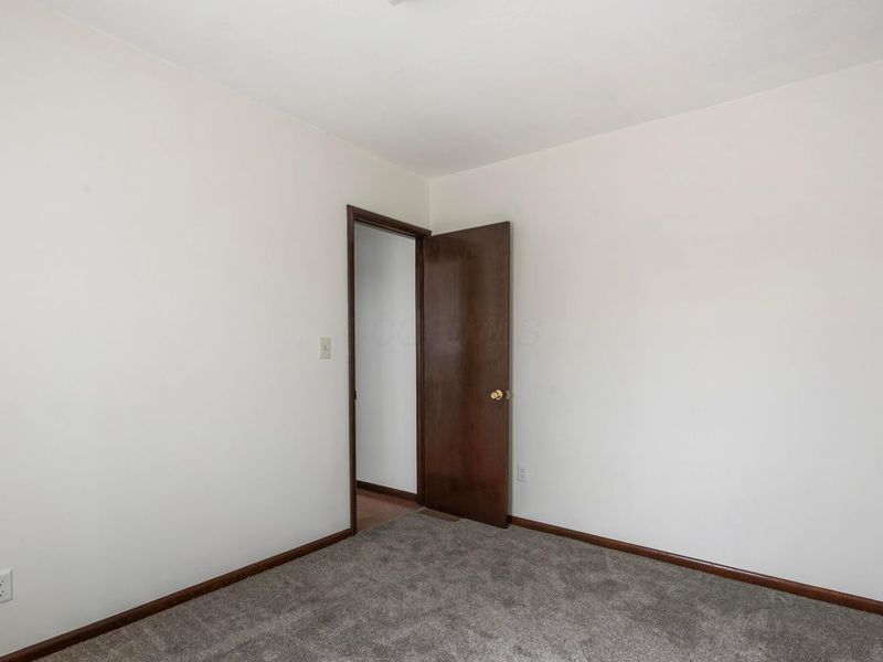 2291 E Howard Road , Obetz, OH 43207 Photo 17