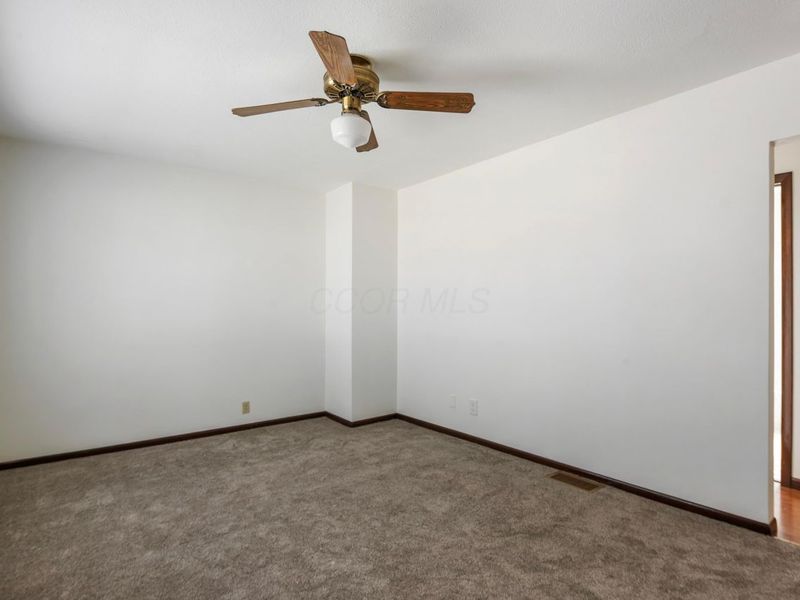 2291 E Howard Road , Obetz, OH 43207 Photo 3