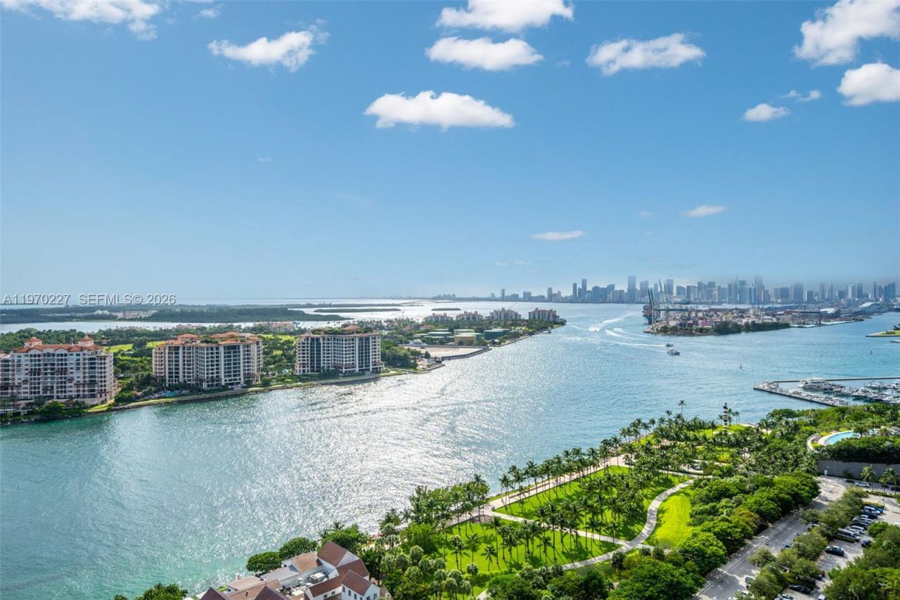 100 S Pointe Dr, Unit 2101, Miami Beach, FL 33139 Photo