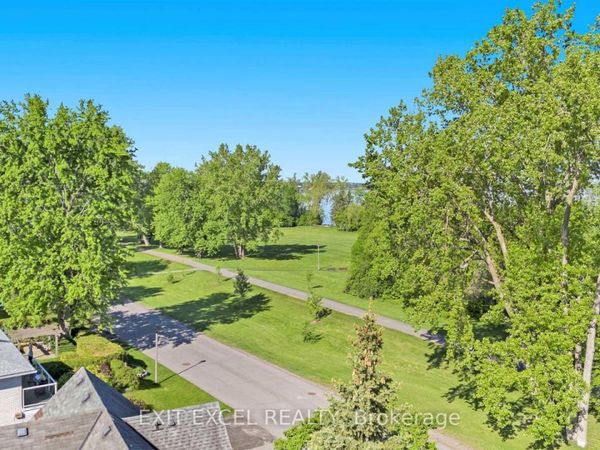 38 Farrow Street, Ottawa, ON K2B6E1