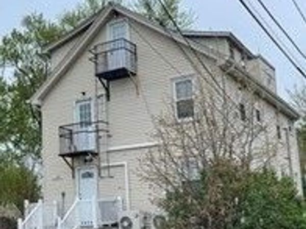 34 Quniton Ave, Unit 4, Attleboro, MA 02703