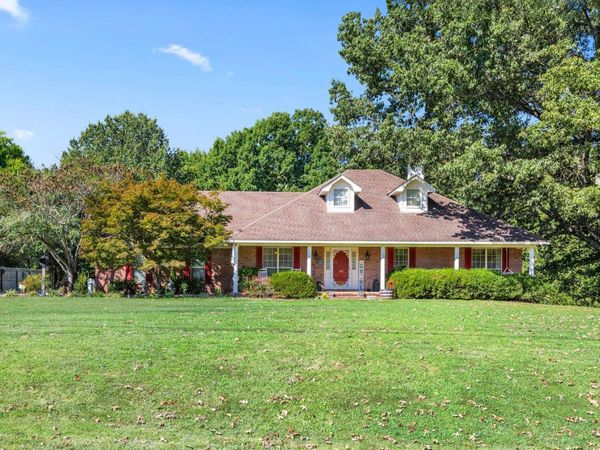 360 LYNDSEY DR, Brighton, TN 38011