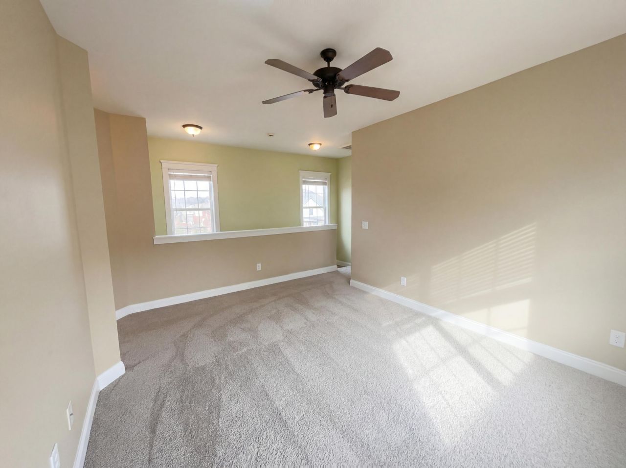 400 Forsythia Avenue Photo 10