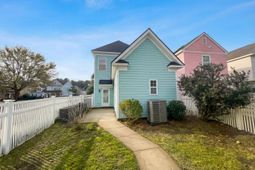 400 Forsythia Avenue photo 4