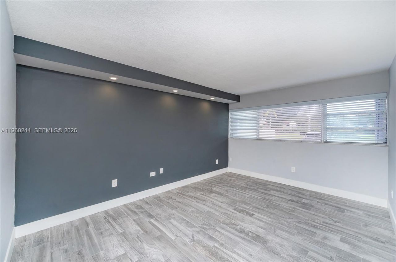 14271 Kendale Lakes Cir, Miami, FL 33183 Photo