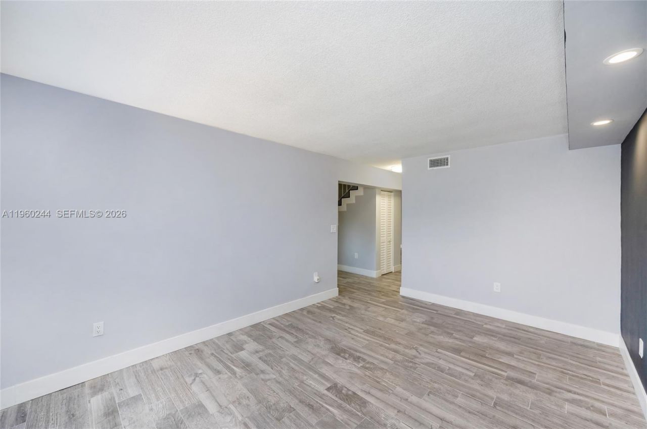 14271 Kendale Lakes Cir, Miami, FL 33183 Photo