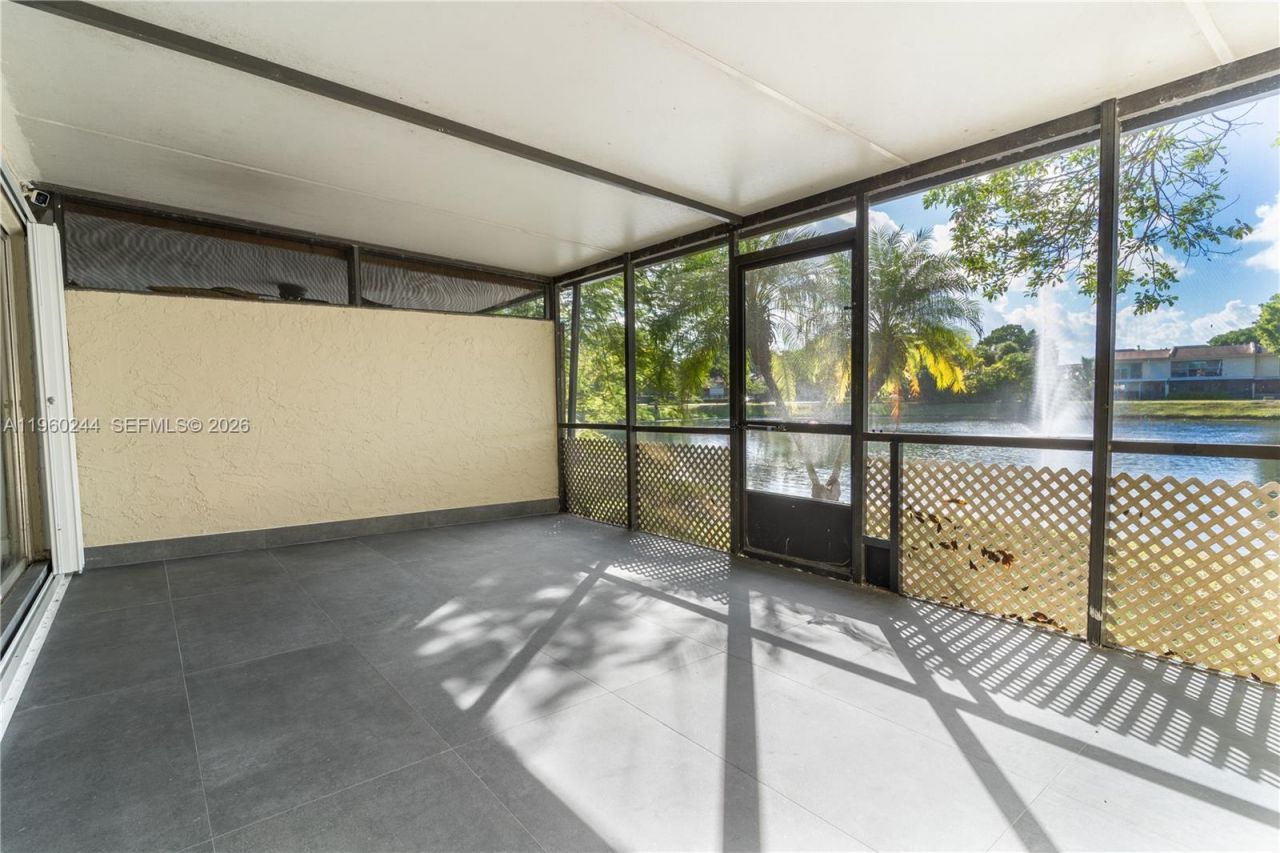 14271 Kendale Lakes Cir, Miami, FL 33183 Photo