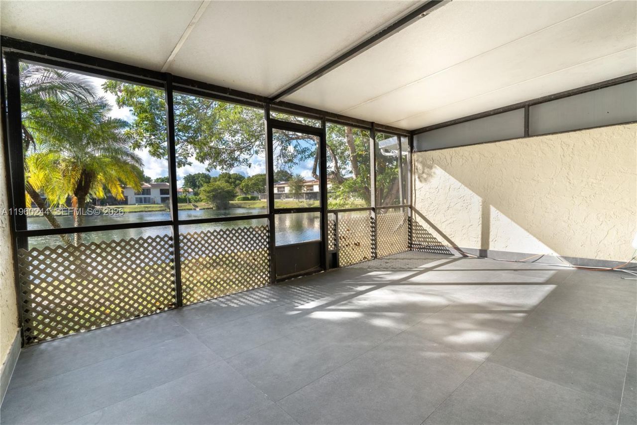 14271 Kendale Lakes Cir, Miami, FL 33183 Photo