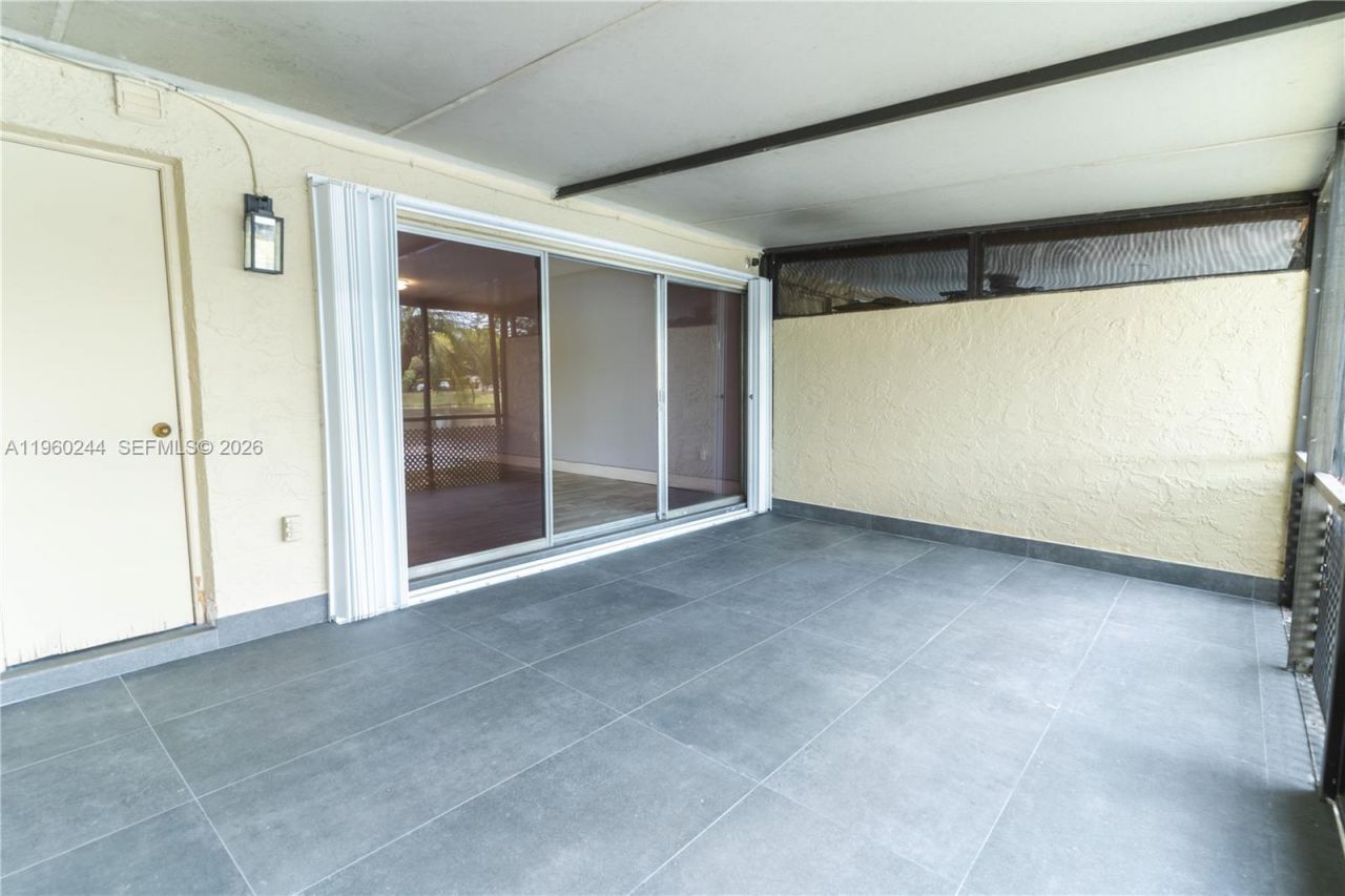 14271 Kendale Lakes Cir, Miami, FL 33183 Photo