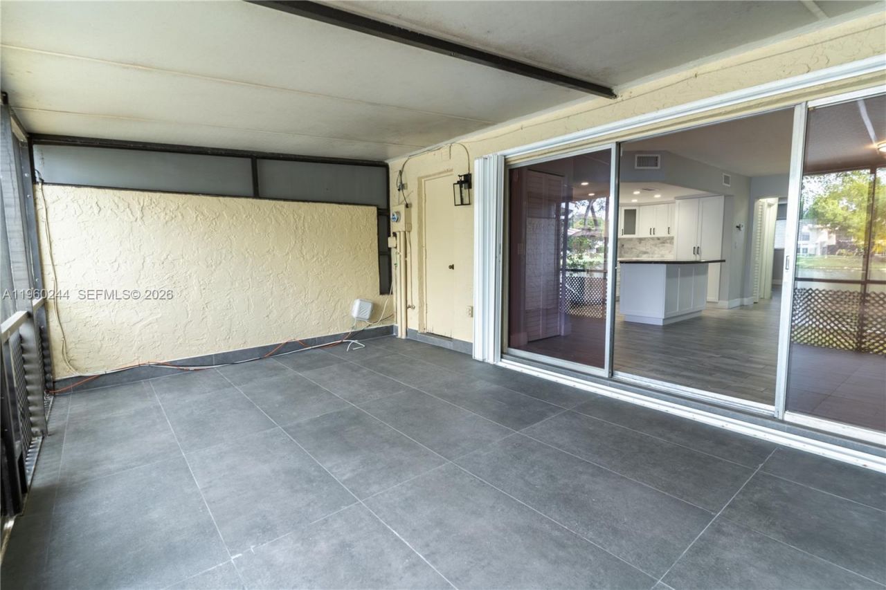 14271 Kendale Lakes Cir, Miami, FL 33183 Photo