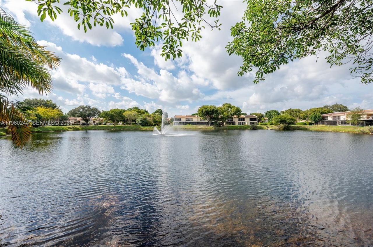 14271 Kendale Lakes Cir, Miami, FL 33183 Photo