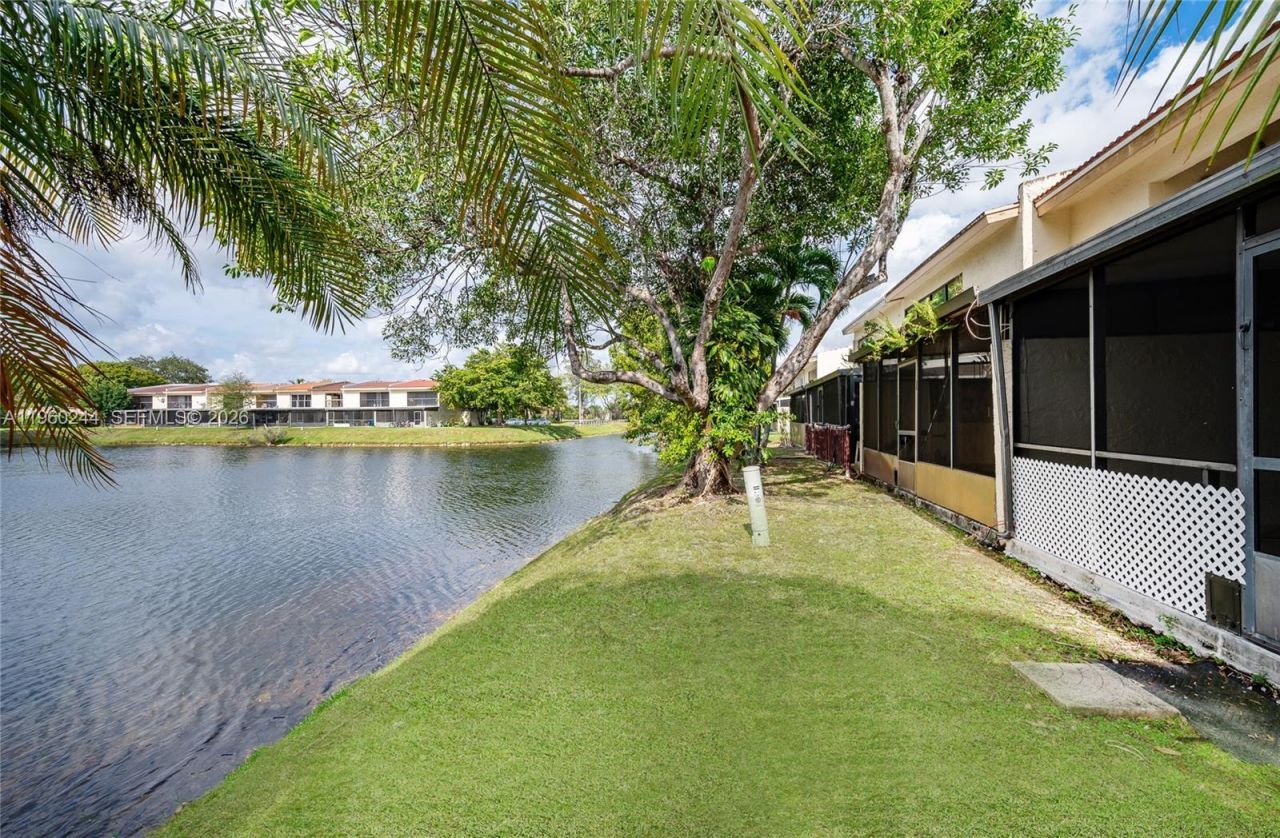 14271 Kendale Lakes Cir, Miami, FL 33183 Photo