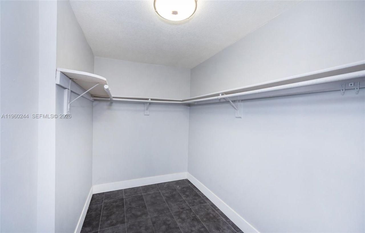 14271 Kendale Lakes Cir, Miami, FL 33183 Photo