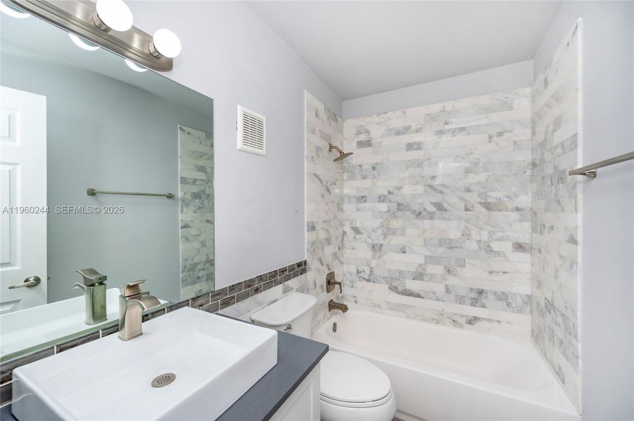 14271 Kendale Lakes Cir, Miami, FL 33183 Photo