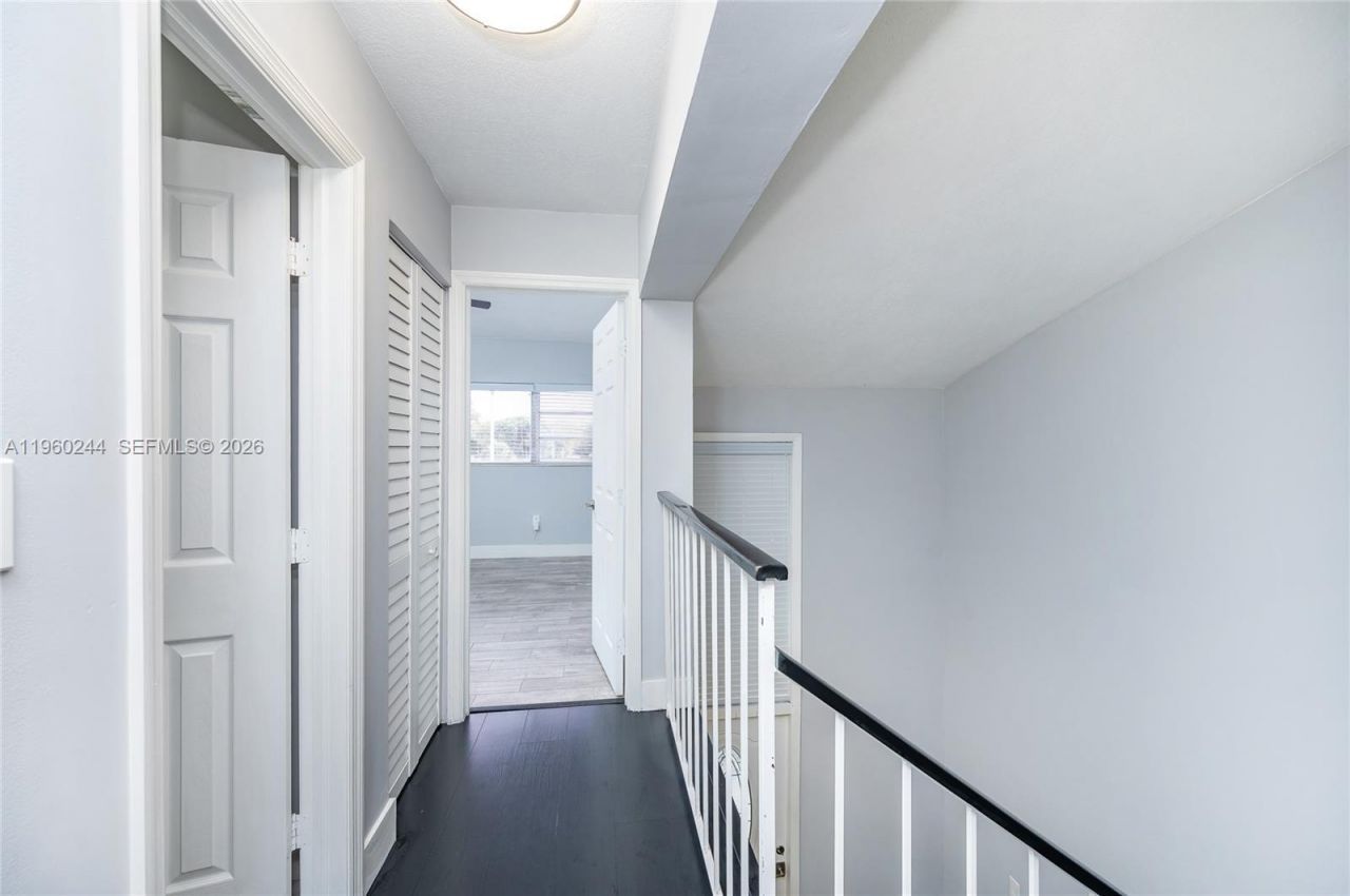 14271 Kendale Lakes Cir, Miami, FL 33183 Photo