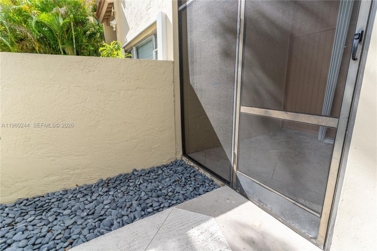 14271 Kendale Lakes Cir, Miami, FL 33183 Photo