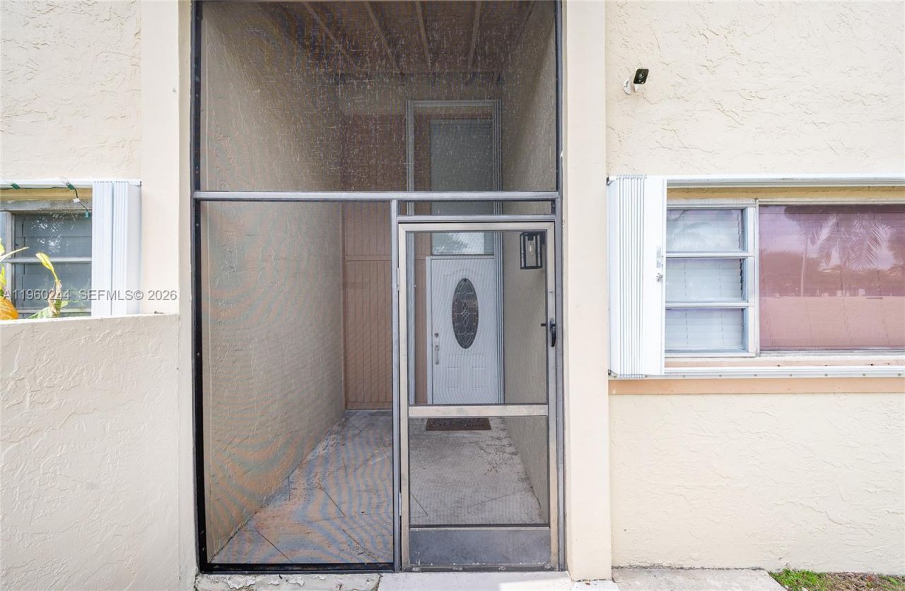 14271 Kendale Lakes Cir, Miami, FL 33183 Photo