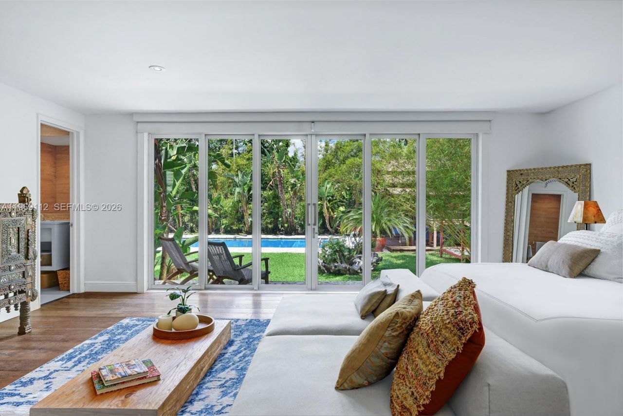 575 Hibiscus Ln , Miami, FL 33137 Photo