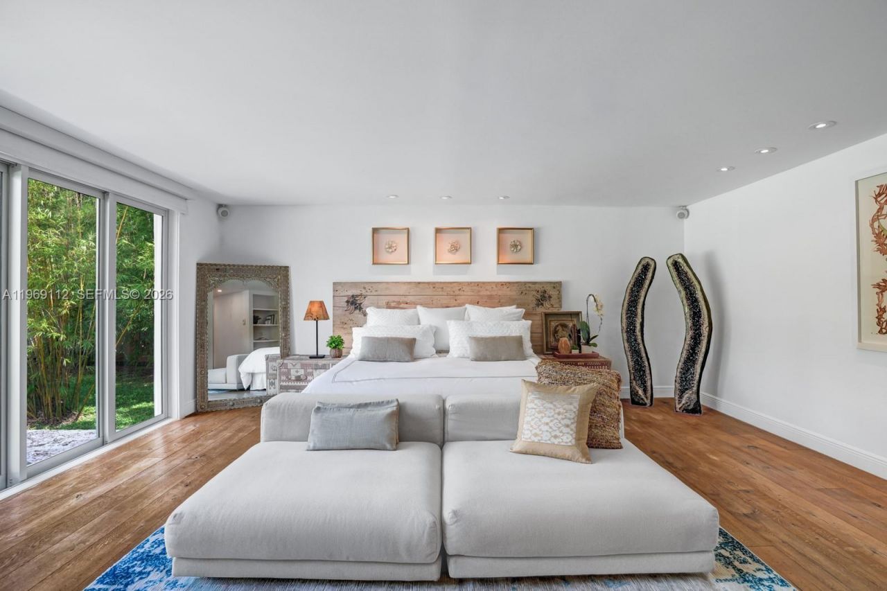 575 Hibiscus Ln , Miami, FL 33137 Photo