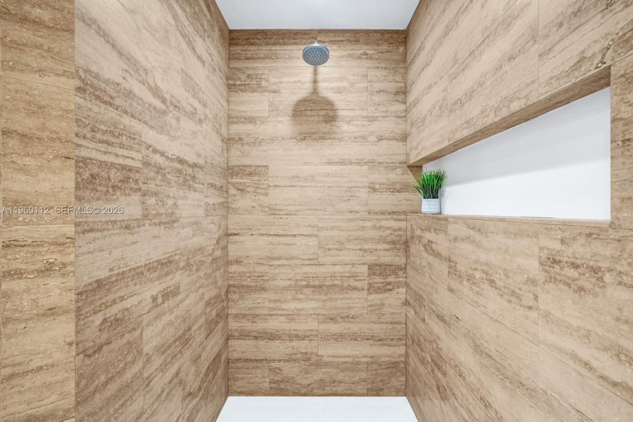 575 Hibiscus Ln , Miami, FL 33137 Photo