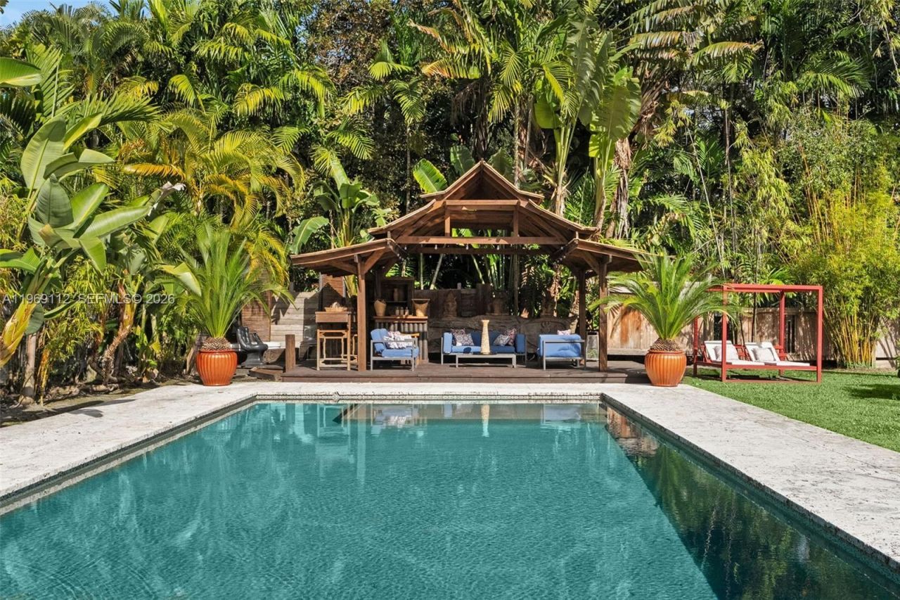 575 Hibiscus Ln , Miami, FL 33137 Photo