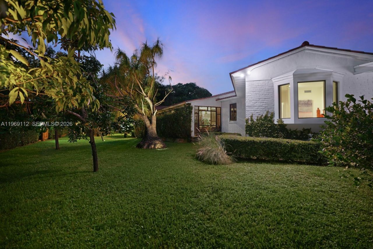 575 Hibiscus Ln , Miami, FL 33137 Photo