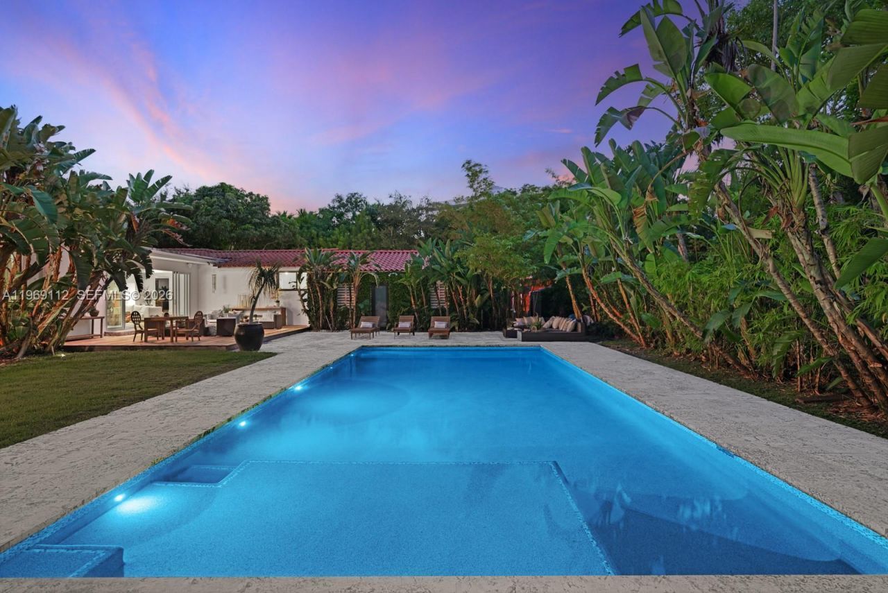 575 Hibiscus Ln , Miami, FL 33137 Photo