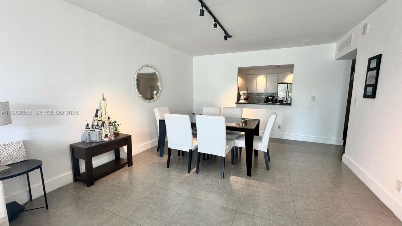 19370 Collins Ave, Unit 319, Sunny Isles Beach, FL 33160 Photo