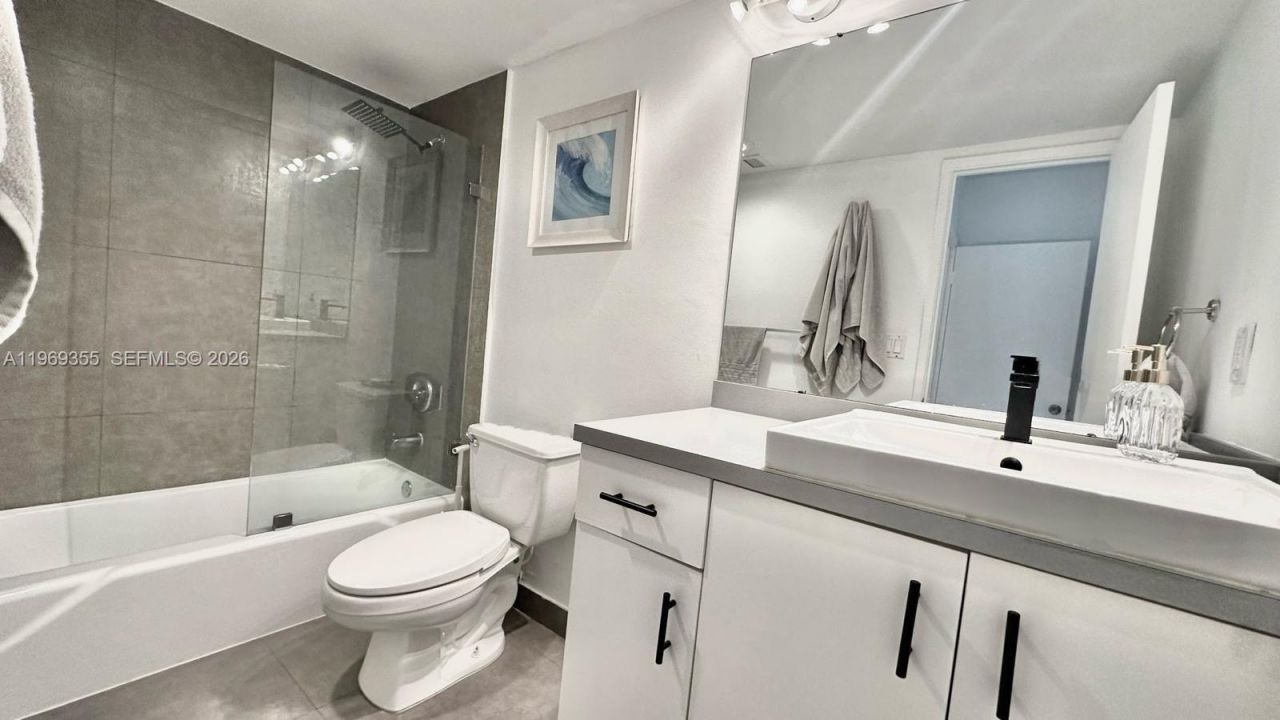 19370 Collins Ave , Unit 319, Sunny Isles Beach, FL 33160 Photo