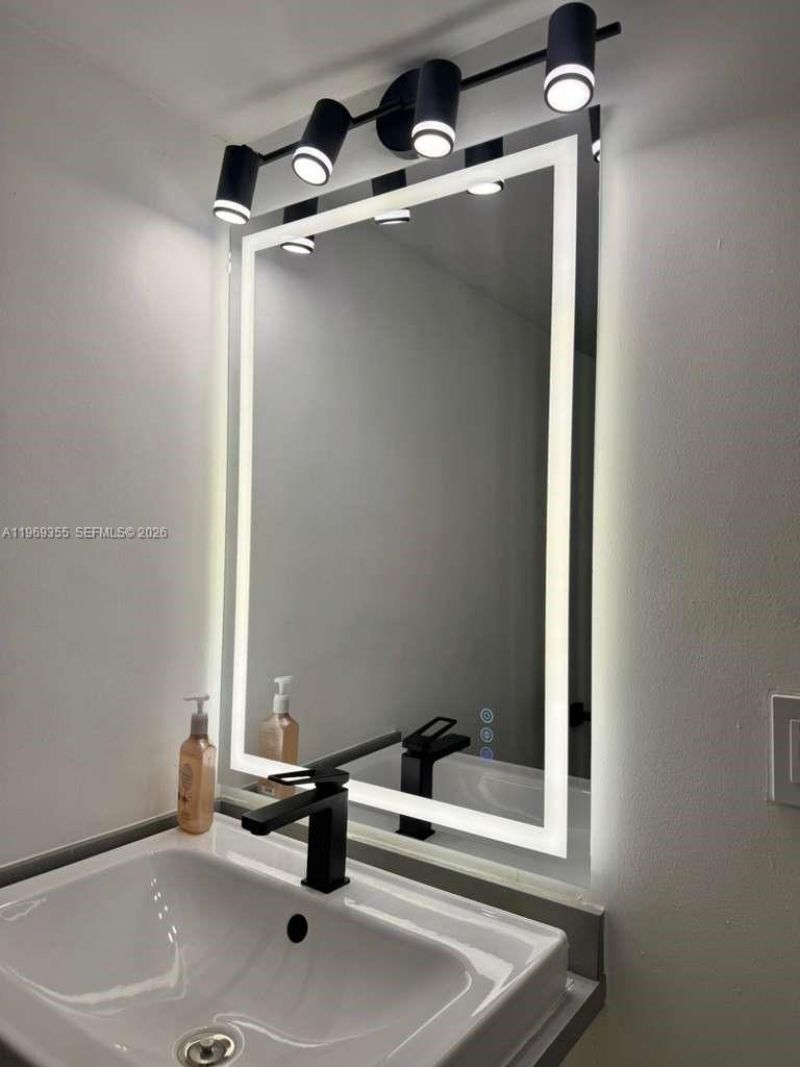 19370 Collins Ave, Unit 319, Sunny Isles Beach, FL 33160 Photo