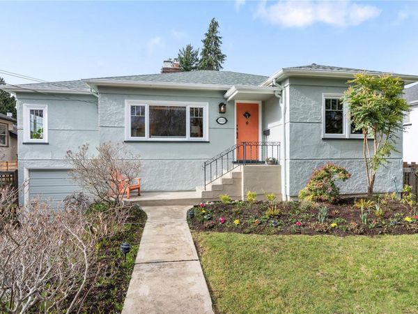 1020 Falkland Rd, Oak Bay, BC V8S 4M2