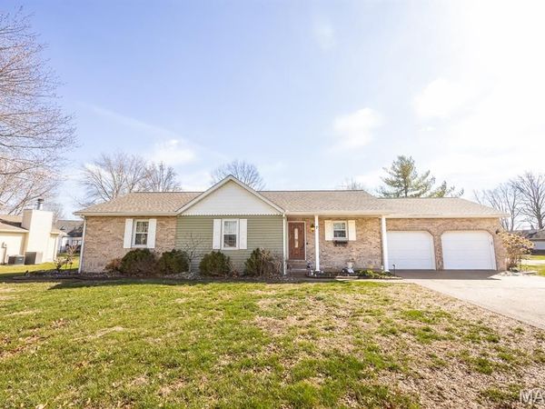 7 Hunters Trail, Mascoutah, IL 62258