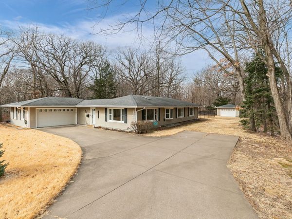 1700 46th Street, Moline, IL 61265