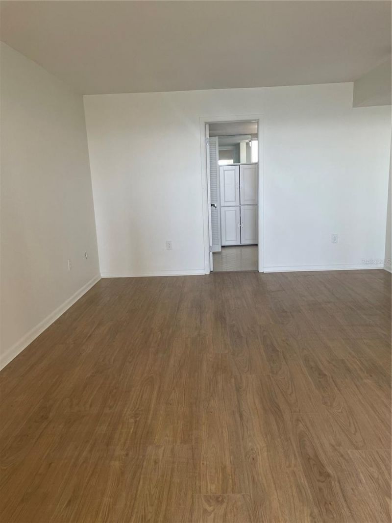 5200 Brittany Drive S, Unit 1804, Saint Petersburg, FL 33715 Photo