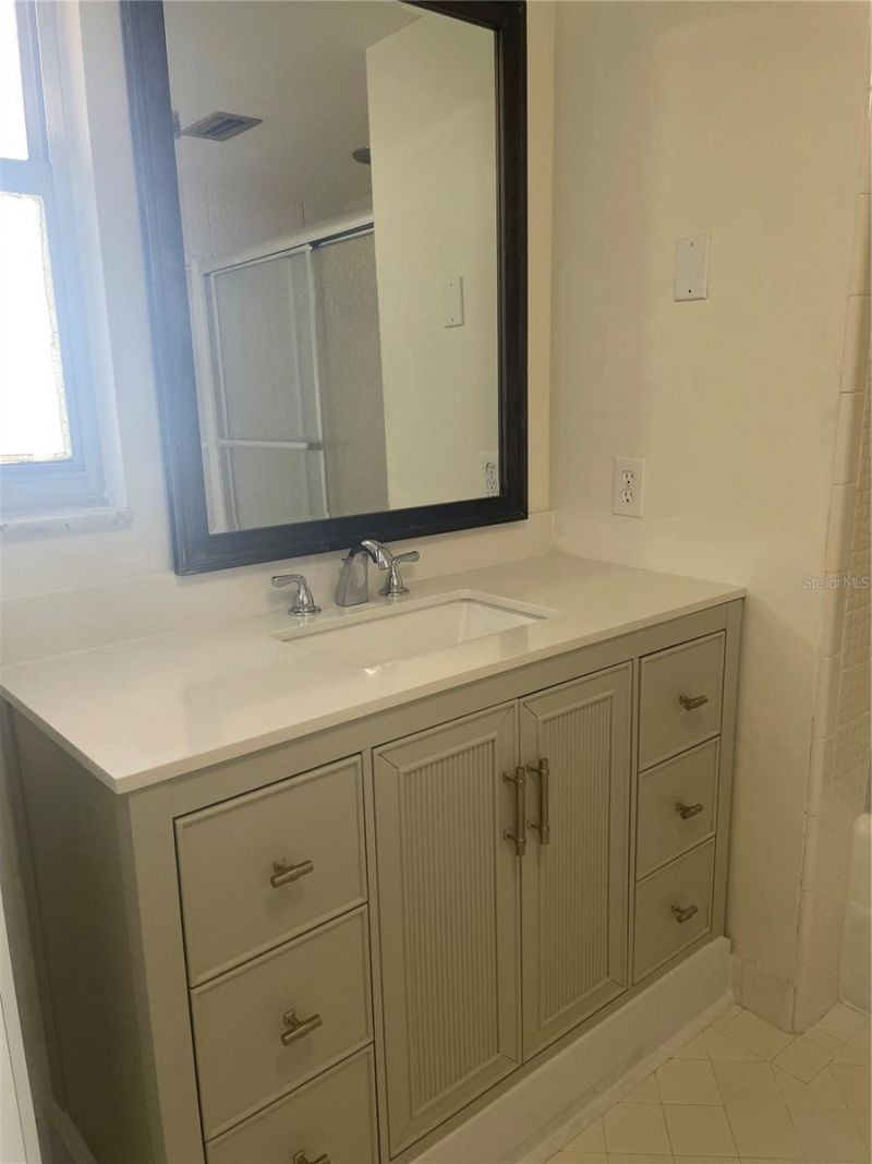 5200 Brittany Drive S, Unit 1804, Saint Petersburg, FL 33715 Photo