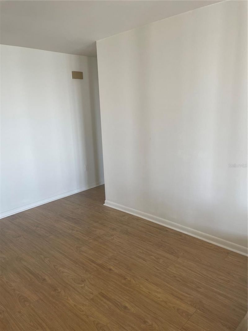 5200 Brittany Drive S, Unit 1804, Saint Petersburg, FL 33715 Photo