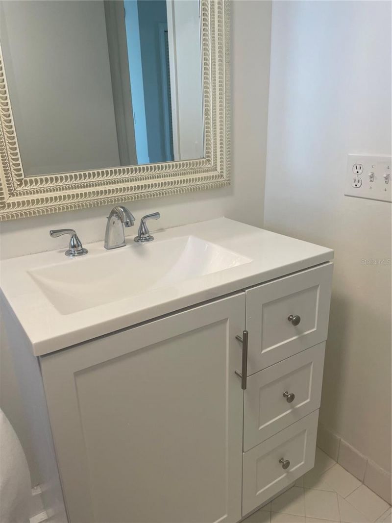 5200 Brittany Drive S, Unit 1804, Saint Petersburg, FL 33715 Photo