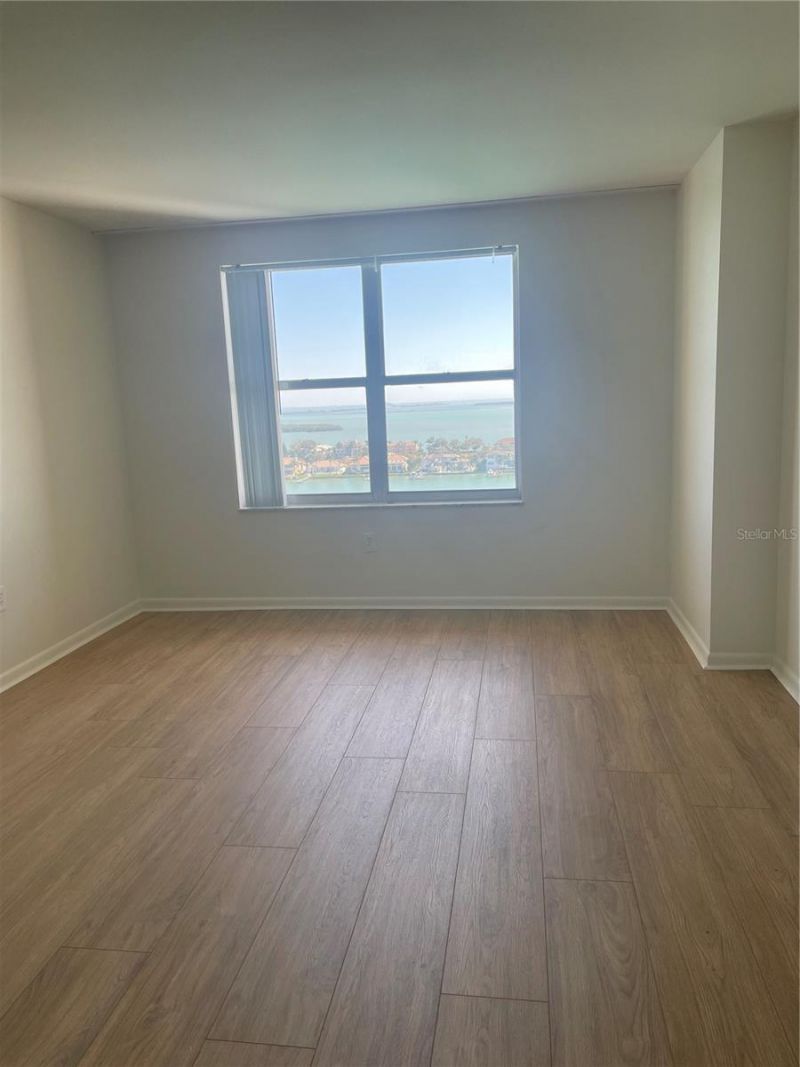 5200 Brittany Drive S, Unit 1804, Saint Petersburg, FL 33715 Photo